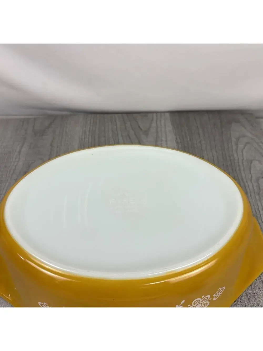 Vintage PYREX Ovenware Casserole Dish With Lid Butterfly Gold 2.5 Qt Made in USA - Picture 9 of 12
